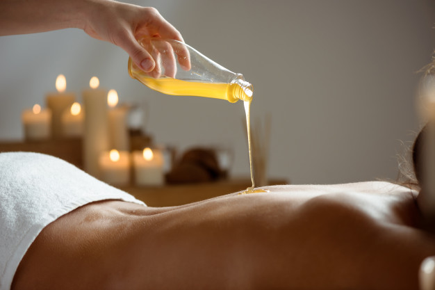 aromatherapie: ganzheitliche aromal - 
                              massage mit kruter und naturreinen aromalen